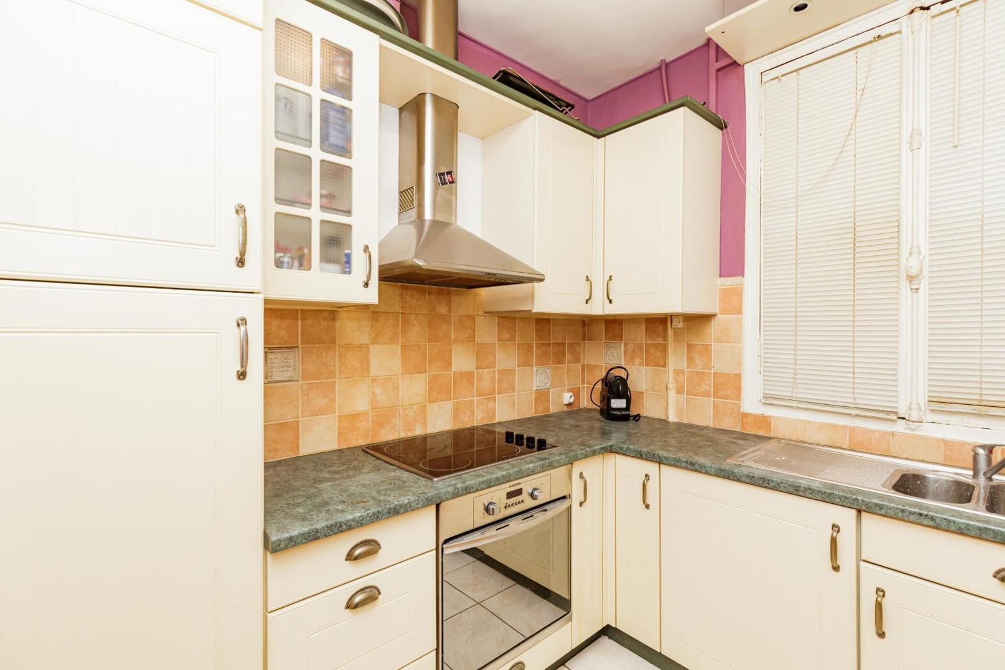 Spacious In 11eme Apartment Paris